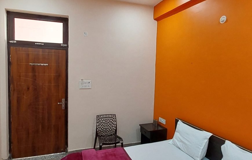 Shree Laddu Gopal Dham Super Deluxe Room